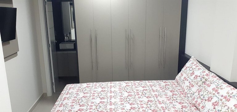 Central apartment with 2 bedrooms, garage, and washing machi