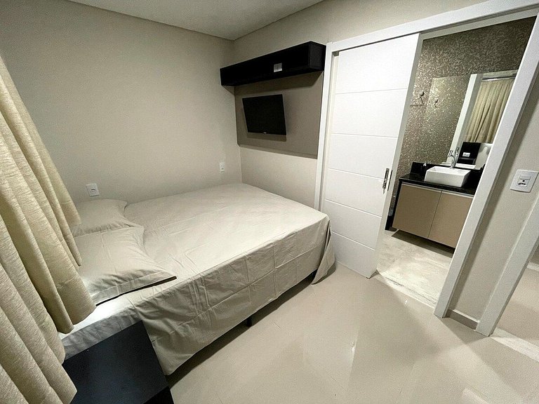 Central apartment with 2 bedrooms, garage, and washing machi