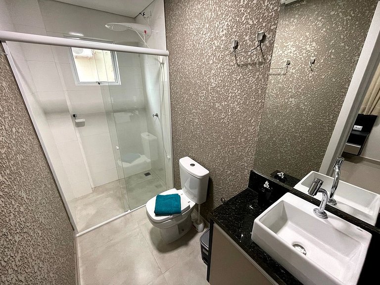 Central apartment with 2 bedrooms, garage, and washing machi