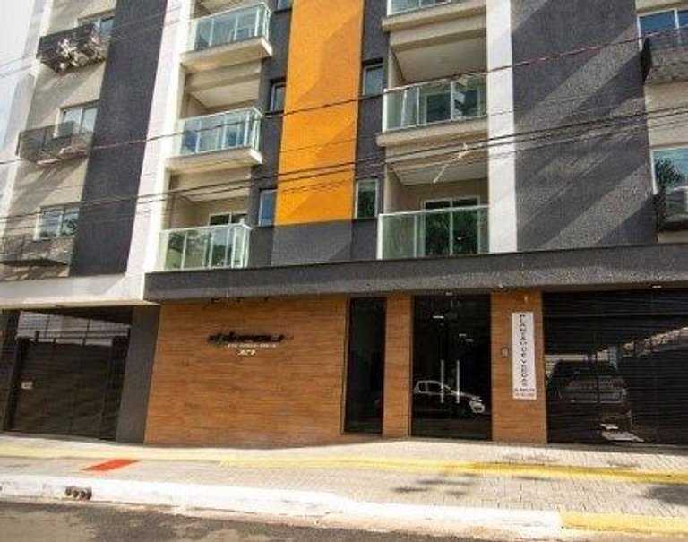 Novo central 2 quartos wifi/garagem/elevador