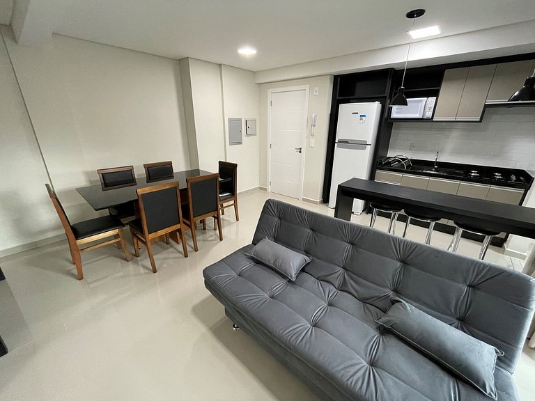 Comfortable 2-bedroom apartment balcony barbecue.