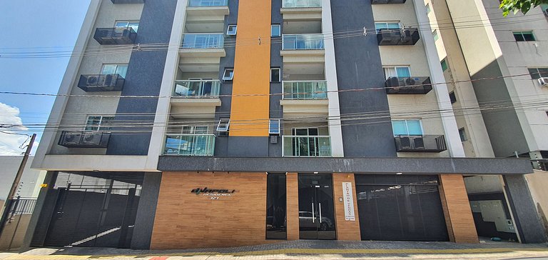 Novo central 2 quartos wifi/garagem/elevador