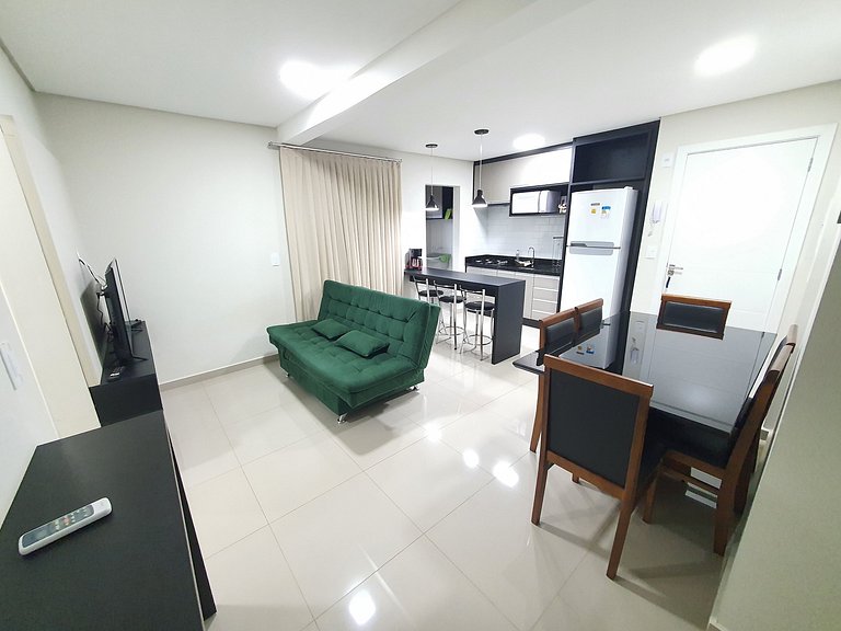 Novo central 2 quartos wifi/garagem/elevador