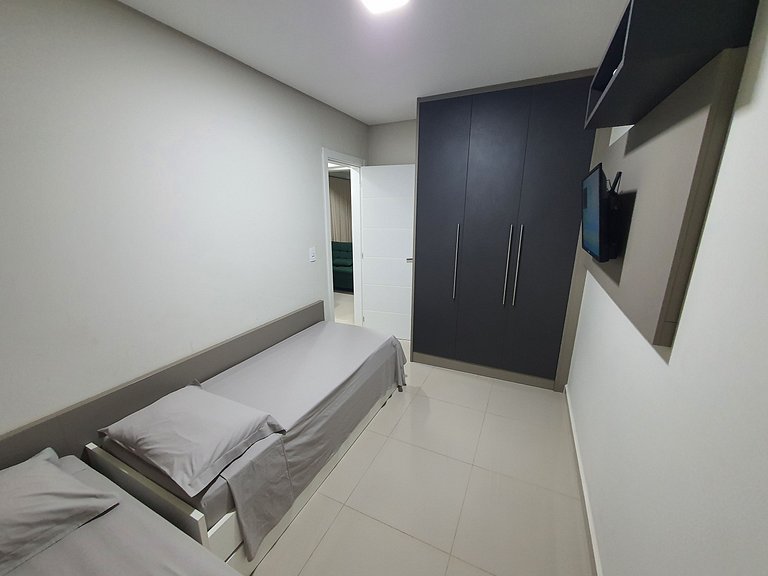 Comfortable 2-bedroom apartment balcony barbecue.