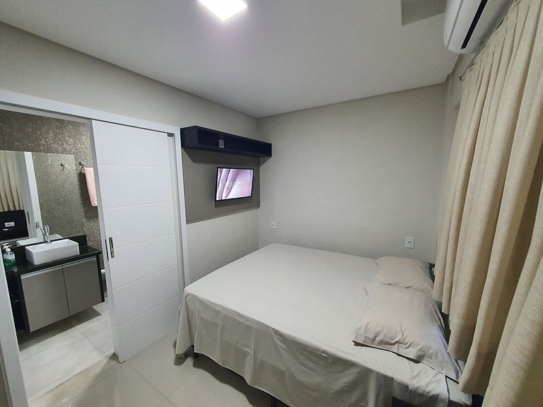 Comfortable 2-bedroom apartment balcony barbecue.