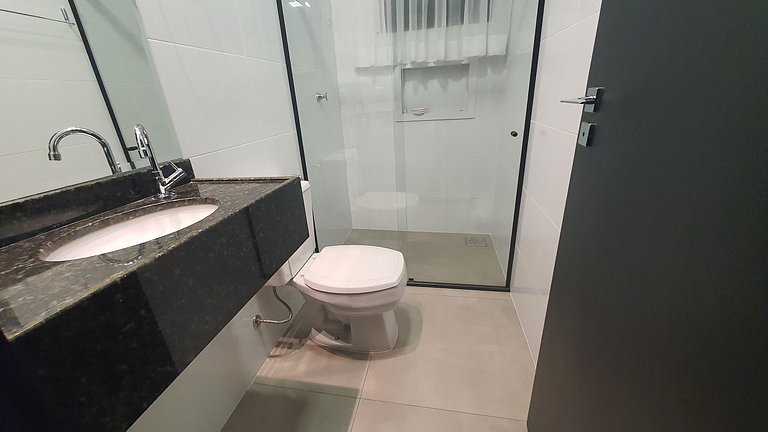 Ap novo central e seguro em Foz