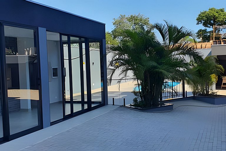 Ap novo 2 quartos/ar condicionado/elevador/piscina/garagem