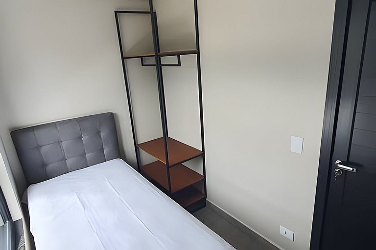 Ap novo 02 quartos/garagem/piscina/ar condicionado/Smart TV/