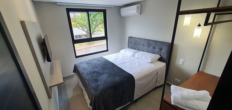 Ap novo 02 quartos/garagem/piscina/ar condicionado/Smart TV/