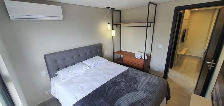 Ap novo 02 quartos/garagem/piscina/ar condicionado/Smart TV/