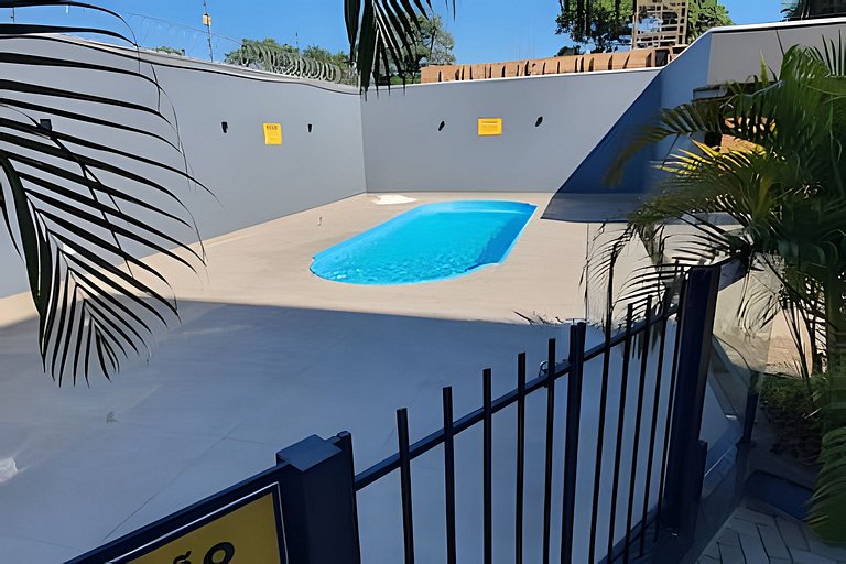 Ap novo 02 quartos/garagem/piscina/ar condicionado/Smart TV/
