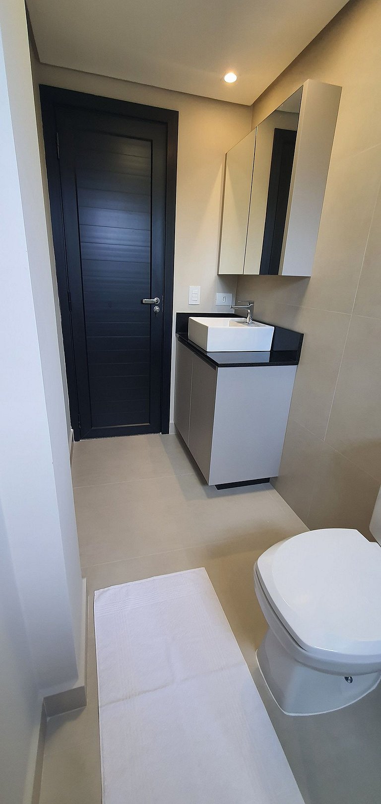 Ap novo 02 quartos/garagem/piscina/ar condicionado/Smart TV/