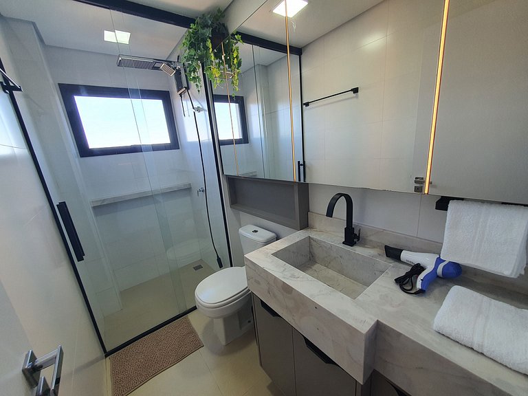 Apto novo 2 quartos 2 banheiros garagem e varanda