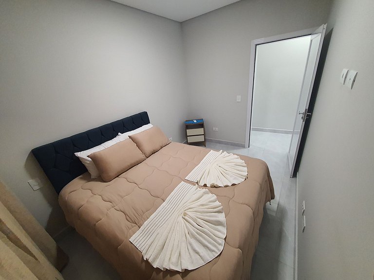 Casa de Alto Padrão com 5 Suítes e Piscina