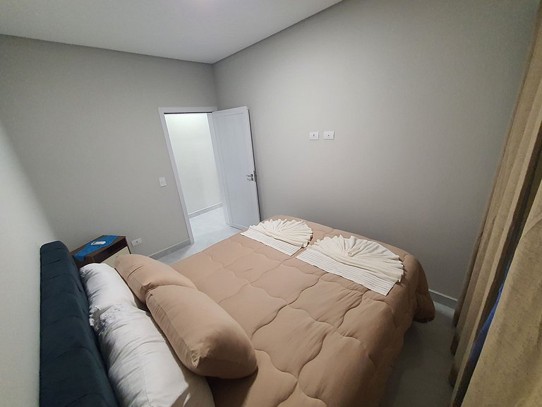 Casa de Alto Padrão com 5 Suítes e Piscina