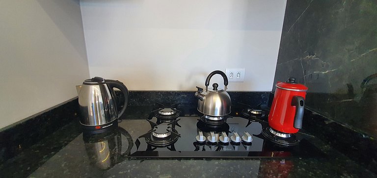 Casa de Alto Padrão com 5 Suítes e Piscina