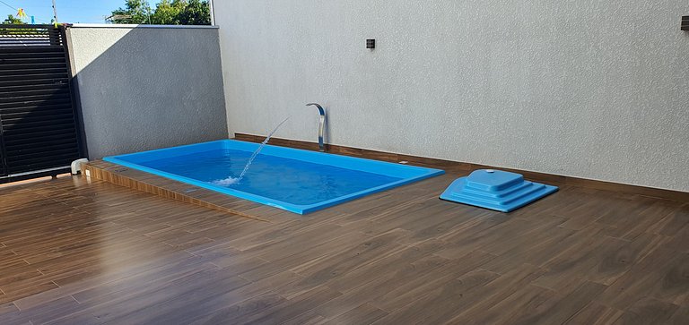 Casa de Alto Padrão com 5 Suítes e Piscina