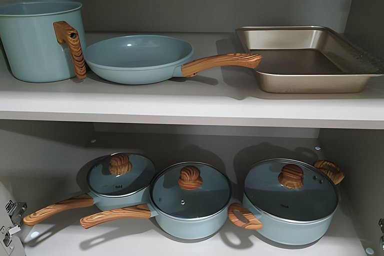 New modern central studio garage gym