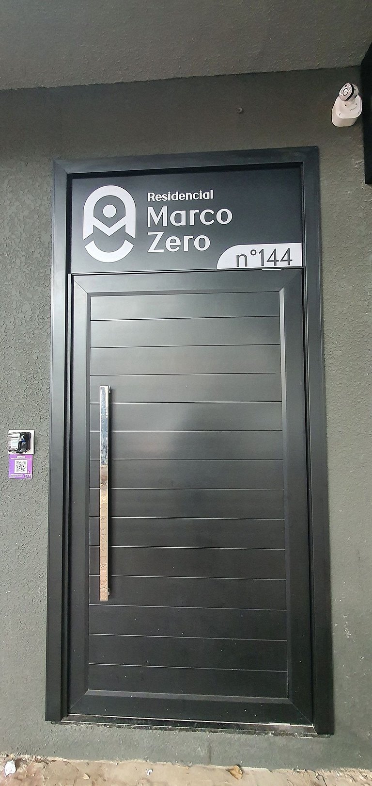 Ap novo central e seguro em Foz