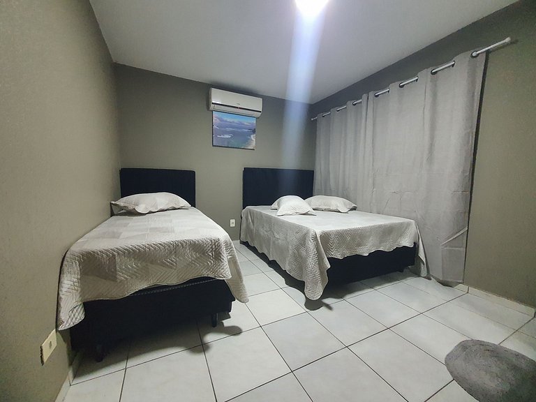 Casa da Neusa com garagem, próxima a tudo em Foz