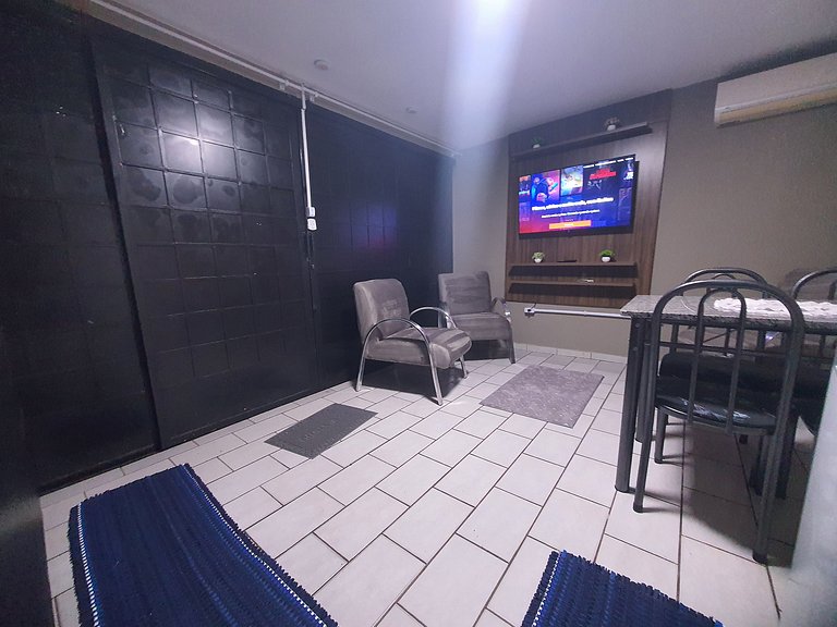 Casa da Neusa com garagem, próxima a tudo em Foz