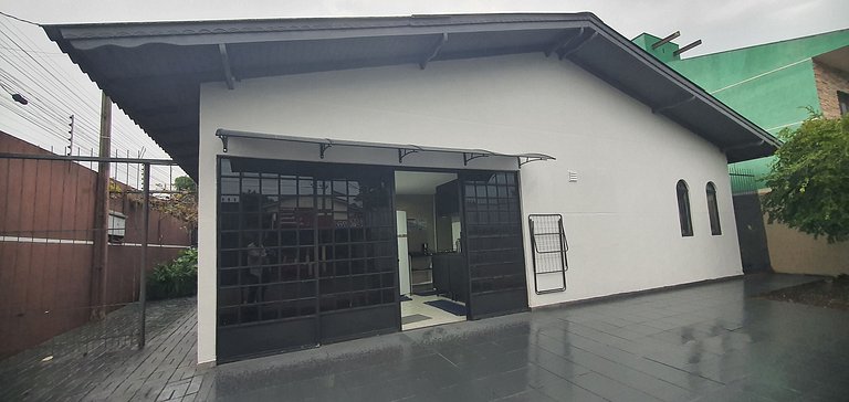 Casa da Neusa com garagem, próxima a tudo em Foz