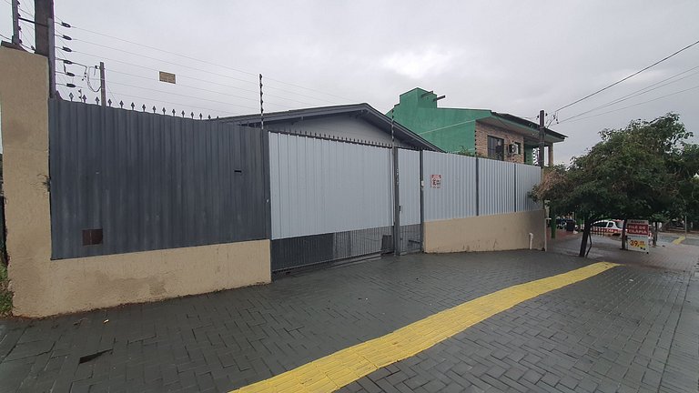 Casa da Neusa com garagem, próxima a tudo em Foz