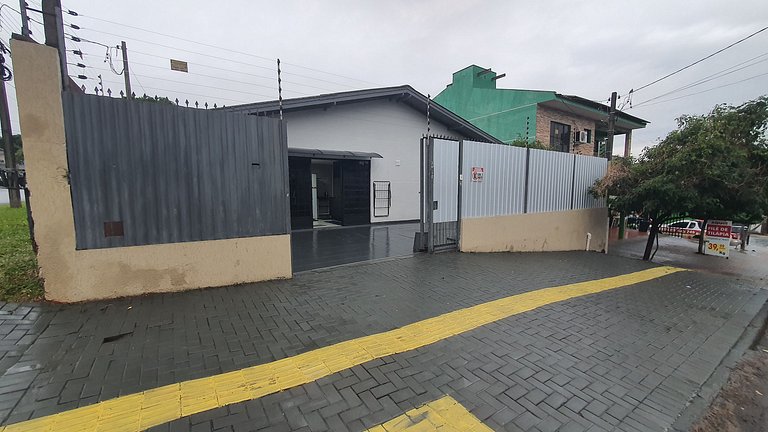 Casa da Neusa com garagem, próxima a tudo em Foz