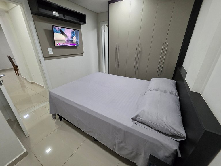 Central apartment with 2 bedrooms, garage, and washing machi